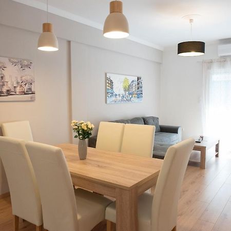 Newly Renovated Flat 500M From Subway Station Appartement Athene Buitenkant foto