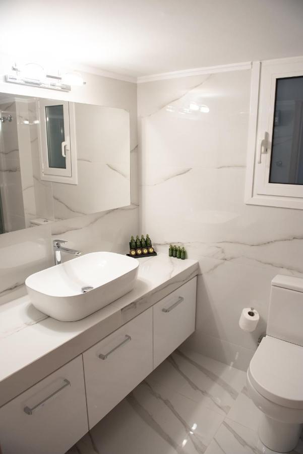 Newly Renovated Flat 500M From Subway Station Appartement Athene Buitenkant foto