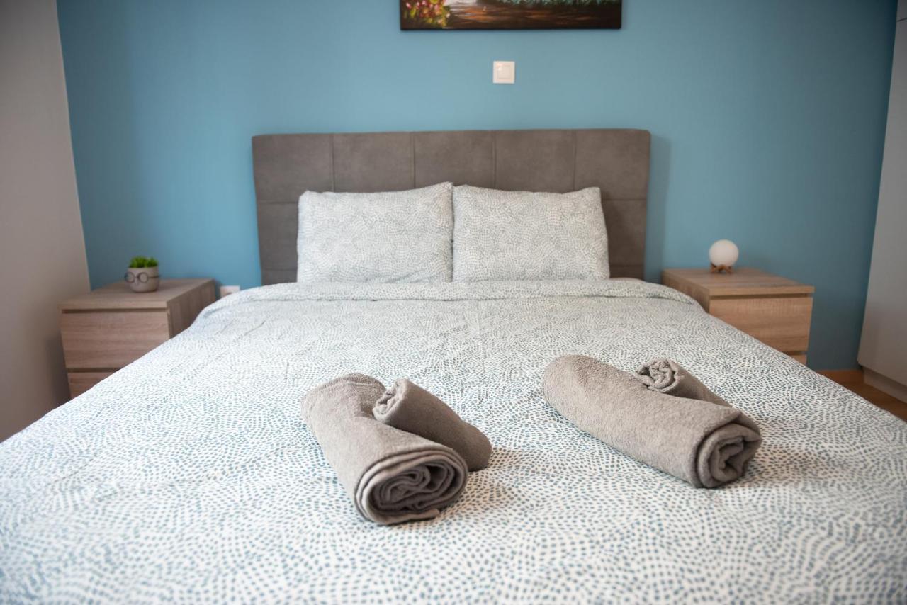 Newly Renovated Flat 500M From Subway Station Appartement Athene Buitenkant foto
