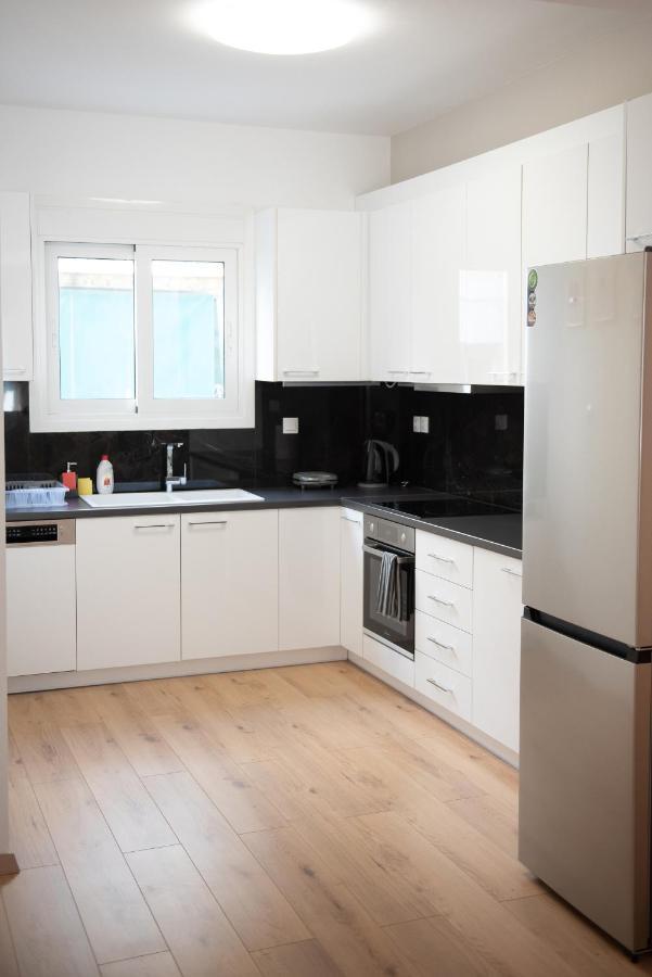 Newly Renovated Flat 500M From Subway Station Appartement Athene Buitenkant foto