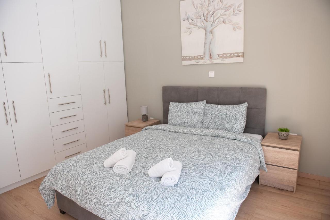 Newly Renovated Flat 500M From Subway Station Appartement Athene Buitenkant foto